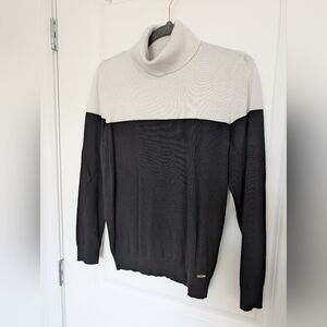 Calvin Klein Women's Size L Black and Cream Colorblock Turtleneck Sweater
